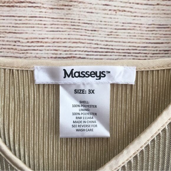 MASSEY’S LOUNGE SET IN GOLD - Picture 7 of 12